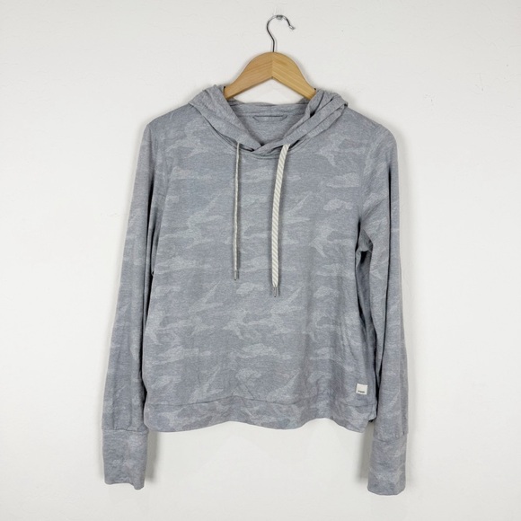 Vuori Halo essential hoodie in light gray camo - Picture 2 of 6